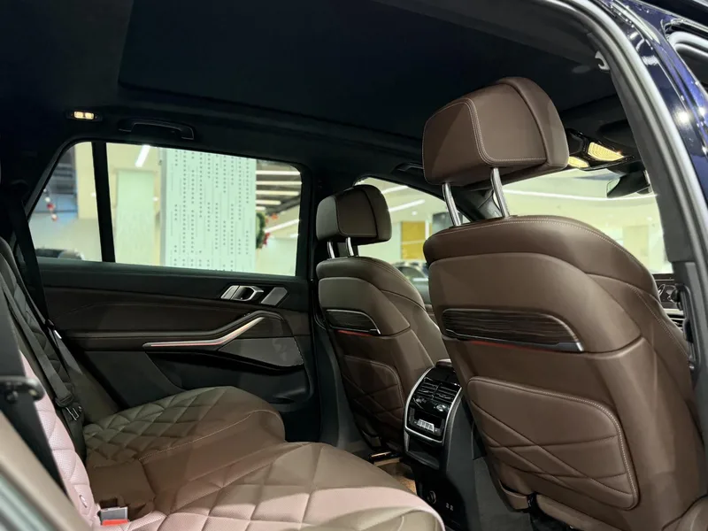 BMW X5 2022 Reforma xDrive 40Li M Conjunto deportivo interior foto 13 BMW X5 2022 Reforma xDrive 40Li M Conjunto deportivo interior foto 13