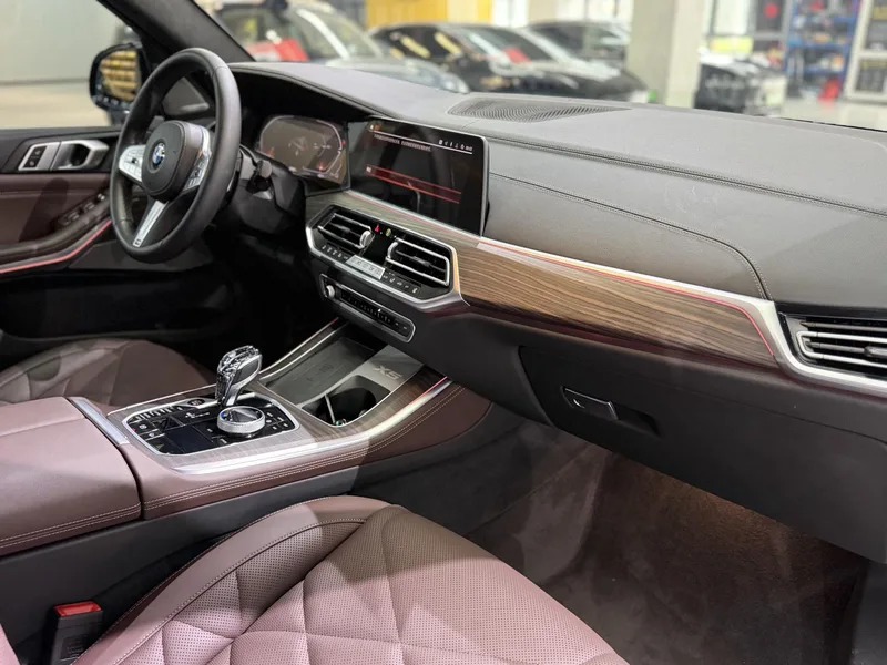 BMW X5 2022 Reforma xDrive 40Li M Conjunto deportivo interior foto 14 BMW X5 2022 Reforma xDrive 40Li M Conjunto deportivo interior foto 14