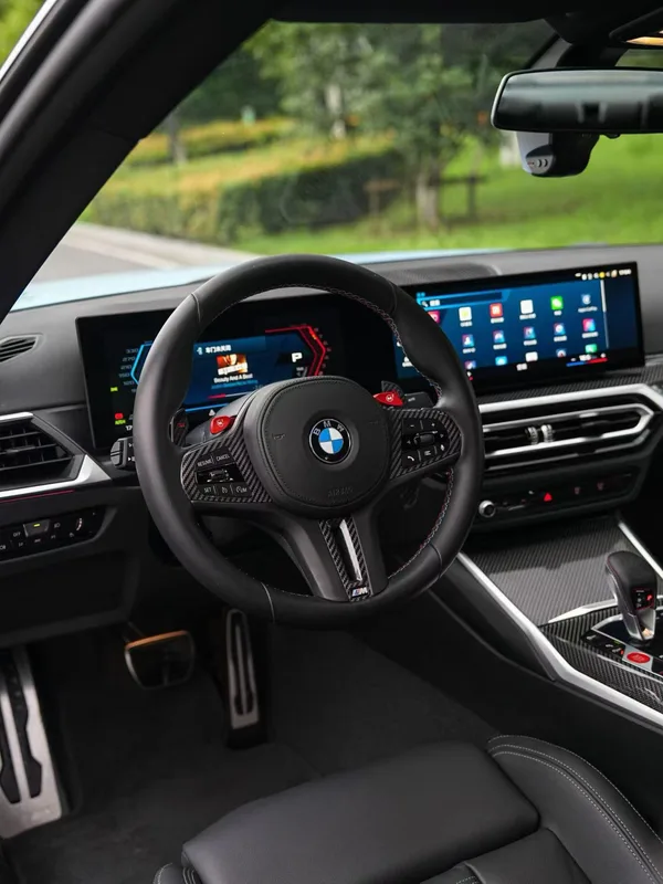 BMW M2 2024 M2 Coupé intérieur photo 6 BMW M2 2024 M2 Coupé intérieur photo 6