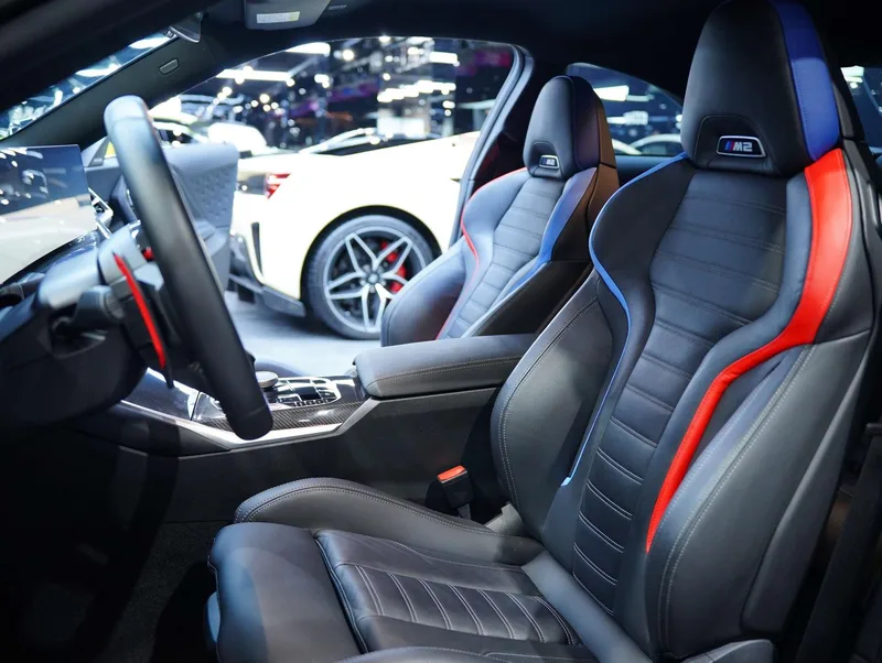BMW M2 2023 M2 Coupé interior foto 17 BMW M2 2023 M2 Coupé interior foto 17