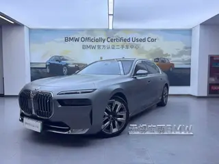 BMW i7 2023 xDrive60L Luxury Set