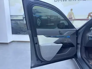BMW i7 2023 xDrive60L Luxury Set exterior photo 8 BMW i7 2023 xDrive60L Luxury Set exterior photo 8