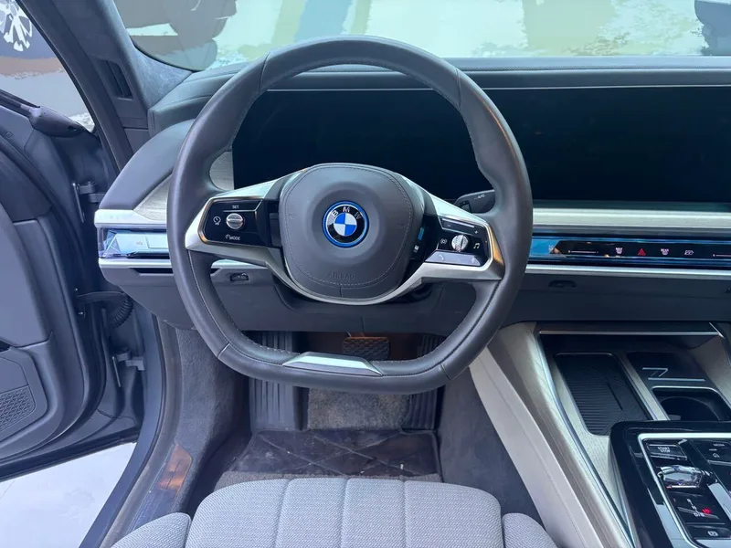 BMW i7 2023 xDrive60L Luxury Set interior photo 11 BMW i7 2023 xDrive60L Luxury Set interior photo 11