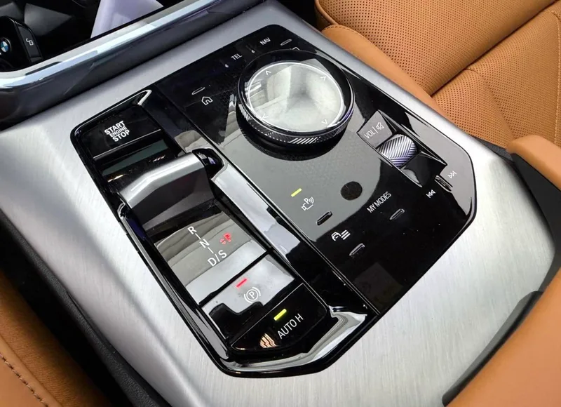 BMW X3 2025 M50 interior photo 12 BMW X3 2025 M50 interior photo 12