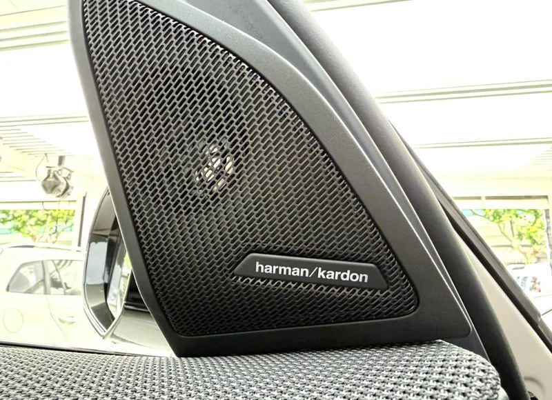 BMW X3 2025 M50 interior photo 13 BMW X3 2025 M50 interior photo 13