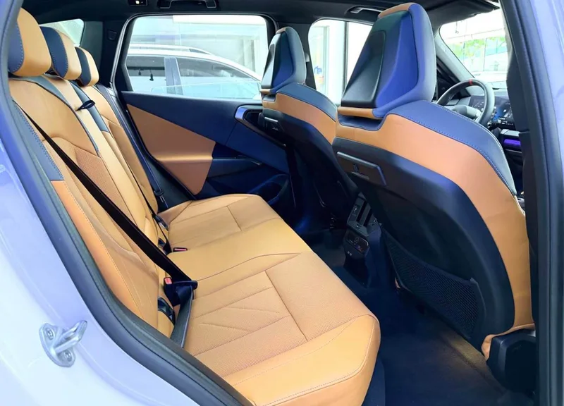BMW X3 2025 M50 interior photo 15 BMW X3 2025 M50 interior photo 15