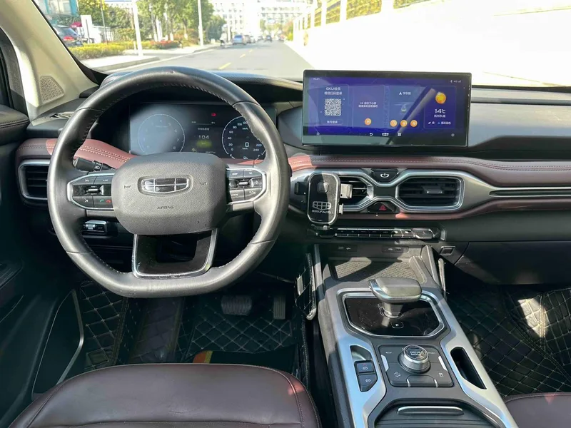 Geely Okavango 2022 1.8TD DCT De lujo interior foto 12 Geely Okavango 2022 1.8TD DCT De lujo interior foto 12