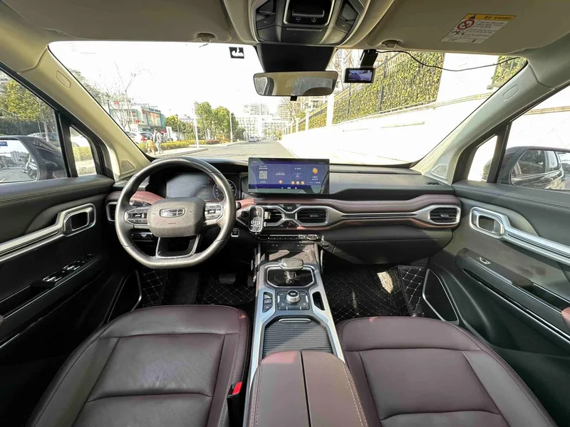 Geely Okavango 2022 1.8TD DCT De lujo interior foto 13 Geely Okavango 2022 1.8TD DCT De lujo interior foto 13
