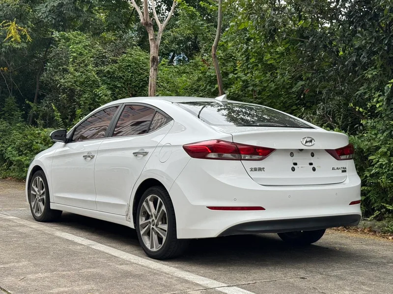 Hyundai Elantra Lingdong 2016 1.6L Auto Zhixuan Flagship exterior photo 4 Hyundai Elantra Lingdong 2016 1.6L Auto Zhixuan Flagship exterior photo 4