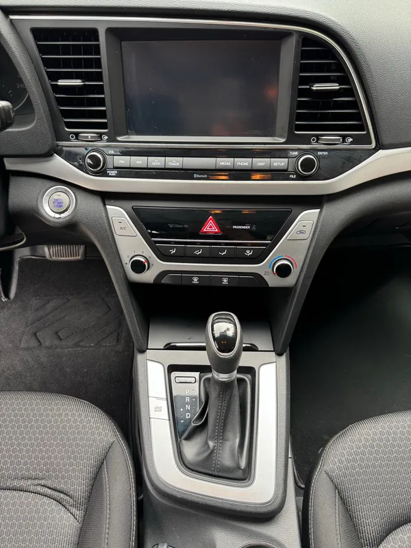 Hyundai Elantra Lingdong 2016 1.6L Auto Zhixuan Flagship interior photo 14 Hyundai Elantra Lingdong 2016 1.6L Auto Zhixuan Flagship interior photo 14