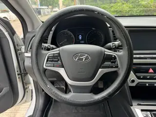 Hyundai Elantra Lingdong 2016 1.6L Auto Zhixuan Flagship interior photo 15 Hyundai Elantra Lingdong 2016 1.6L Auto Zhixuan Flagship interior photo 15