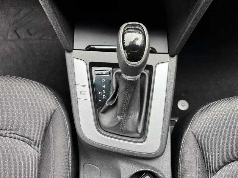 Hyundai Elantra Lingdong 2016 1.6L Auto Zhixuan Flagship interior photo 16 Hyundai Elantra Lingdong 2016 1.6L Auto Zhixuan Flagship interior photo 16