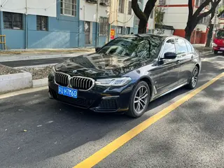 BMW 5 Series 2022 Segundo cambio 525Li M Conjunto deportivo
