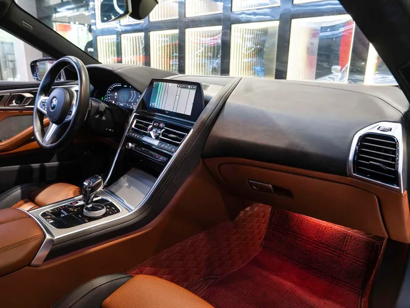 BMW 8 Series 2022 840i Coupé de cuatro puertas M Conjunto deportivo interior foto 16 BMW 8 Series 2022 840i Coupé de cuatro puertas M Conjunto deportivo interior foto 16