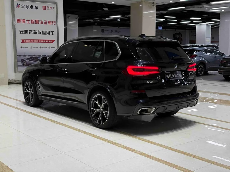 BMW X5 2023 xDrive40Li M Sports suit exterior photo 8 BMW X5 2023 xDrive40Li M Sports suit exterior photo 8