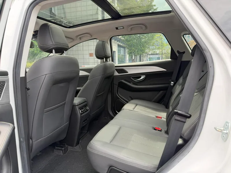 Jetour X90 PLUS 2023 2.0TD DCT Castle exterior photo 7