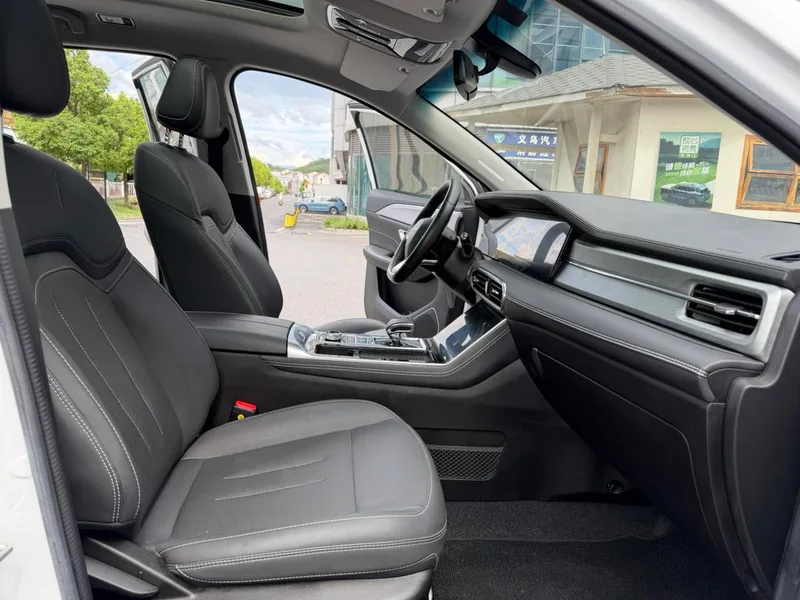 Jetour X90 PLUS 2023 2.0TD DCT Castle interior photo 12