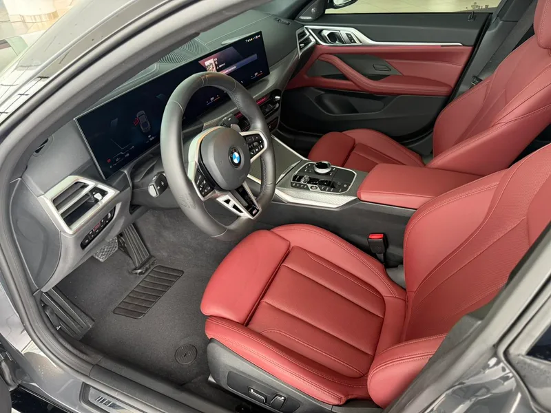 BMW 4 Series 2024 430i Gran Coupe M Спортивный ночной костюм интерьер фото 6