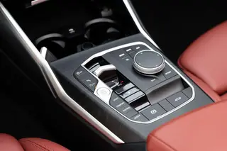 BMW 4 Series 2023 425i Convertible M Sports suit interior photo 12 BMW 4 Series 2023 425i Convertible M Sports suit interior photo 12