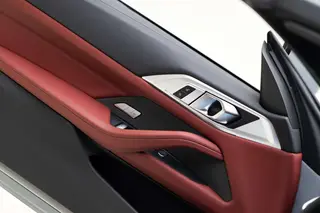 BMW 4 Series 2023 425i Convertible M Sports suit interior photo 13 BMW 4 Series 2023 425i Convertible M Sports suit interior photo 13