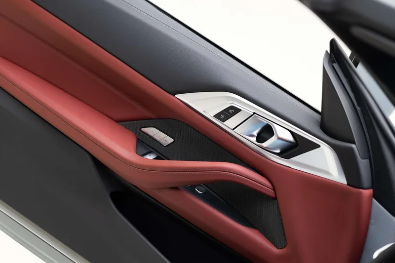 BMW 4 Series 2023 425i Convertible M Sports suit interior photo 13 BMW 4 Series 2023 425i Convertible M Sports suit interior photo 13