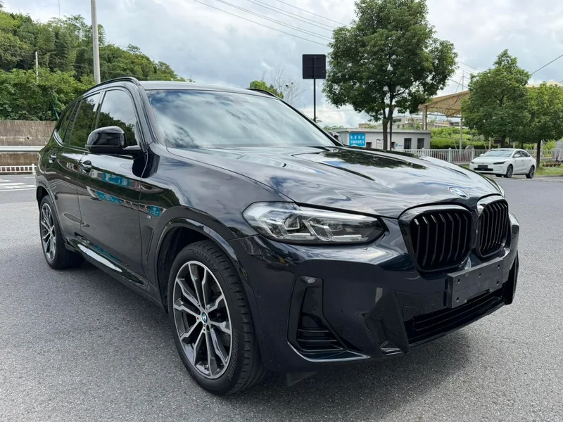 BMW X3 2023 xDrive30i Líder M Traje de noche Yao exterior foto 3 BMW X3 2023 xDrive30i Líder M Traje de noche Yao exterior foto 3