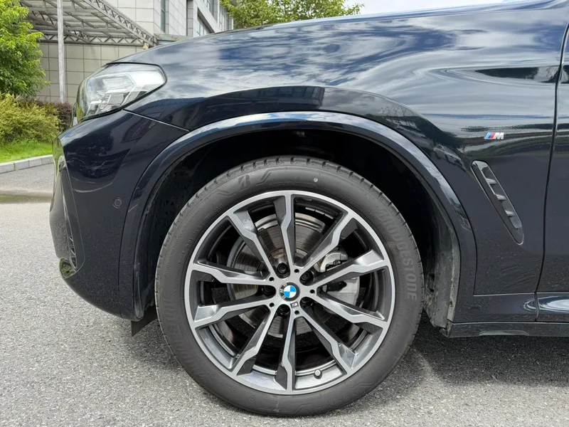 BMW X3 2023 xDrive30i Líder M Traje de noche Yao exterior foto 4 BMW X3 2023 xDrive30i Líder M Traje de noche Yao exterior foto 4