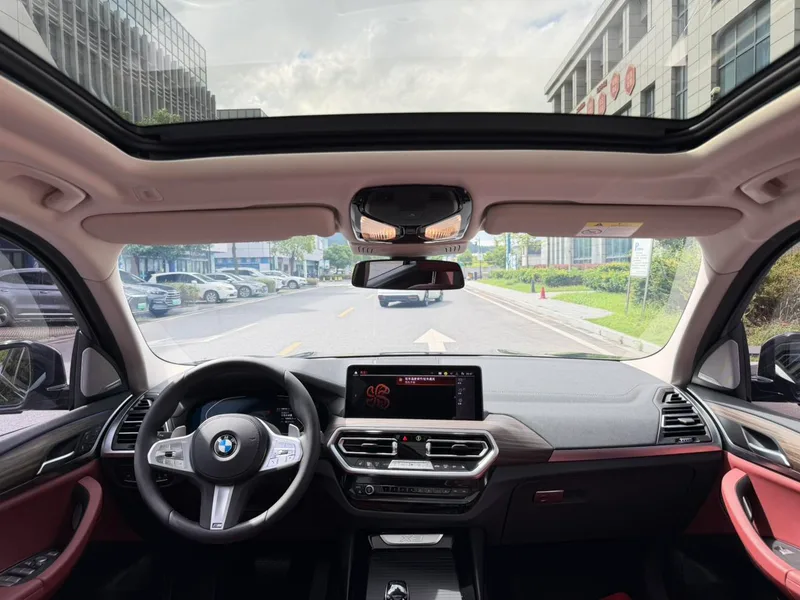 BMW X3 2023 xDrive30i Líder M Traje de noche Yao exterior foto 6 BMW X3 2023 xDrive30i Líder M Traje de noche Yao exterior foto 6
