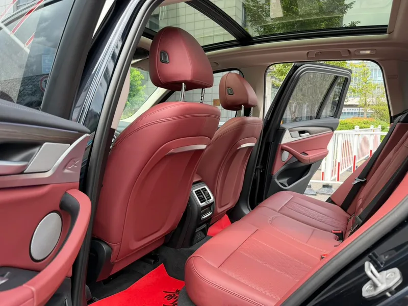 BMW X3 2023 xDrive30i Líder M Traje de noche Yao interior foto 13 BMW X3 2023 xDrive30i Líder M Traje de noche Yao interior foto 13