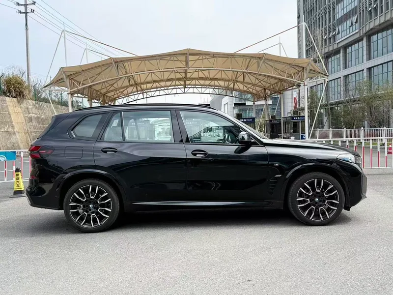 BMW X5 2025 xDrive40Li M Sports Night Suit exterior photo 8 BMW X5 2025 xDrive40Li M Sports Night Suit exterior photo 8