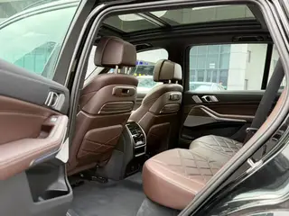 BMW X5 2025 xDrive40Li M Sports Night Suit interior photo 10 BMW X5 2025 xDrive40Li M Sports Night Suit interior photo 10