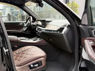 BMW X5 2025 xDrive40Li M Sports Night Suit interior photo 12 BMW X5 2025 xDrive40Li M Sports Night Suit interior photo 12