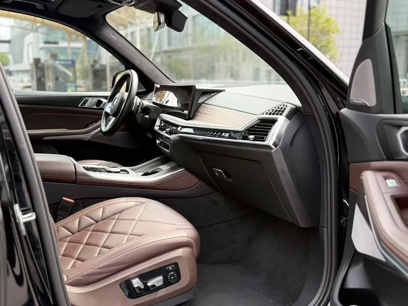 BMW X5 2025 xDrive40Li M Sports Night Suit interior photo 12 BMW X5 2025 xDrive40Li M Sports Night Suit interior photo 12