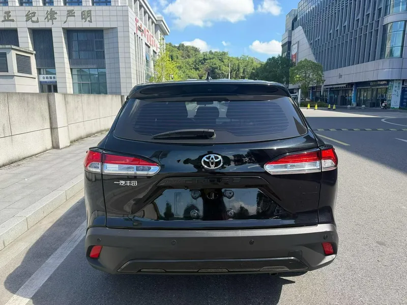 Toyota Corolla Cross 2023 2.0L Intelligent electric hybrid double engine Pioneer Edition interior photo 8 Toyota Corolla Cross 2023 2.0L Intelligent electric hybrid double engine Pioneer Edition interior photo 8