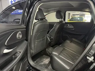 Chery Arrizo 8 2022 1.6TGDI DCT elegance interior photo 6 Chery Arrizo 8 2022 1.6TGDI DCT elegance interior photo 6