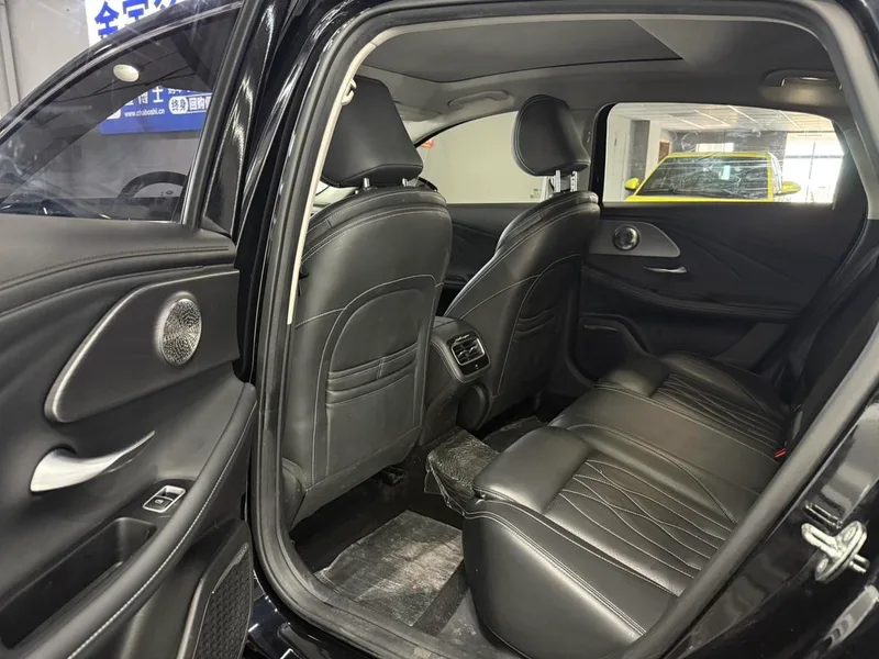 Chery Arrizo 8 2022 1.6TGDI DCT elegance interior photo 6 Chery Arrizo 8 2022 1.6TGDI DCT elegance interior photo 6
