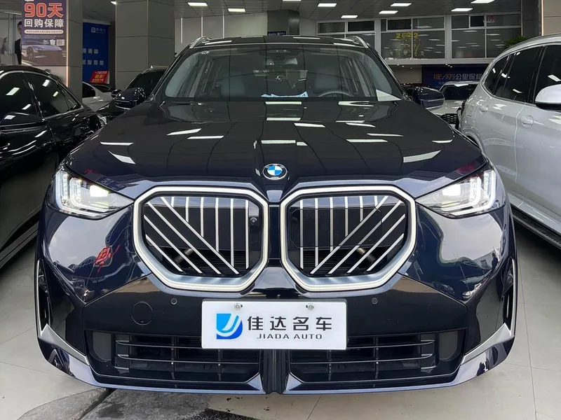 BMW X3 2025 xDrive30L Премиум-класса M Спортивный ночной костюм экстерьер фото 2 BMW X3 2025 xDrive30L Премиум-класса M Спортивный ночной костюм экстерьер фото 2
