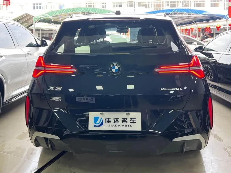 BMW X3 2025 xDrive30L Премиум-класса M Спортивный ночной костюм интерьер фото 14 BMW X3 2025 xDrive30L Премиум-класса M Спортивный ночной костюм интерьер фото 14