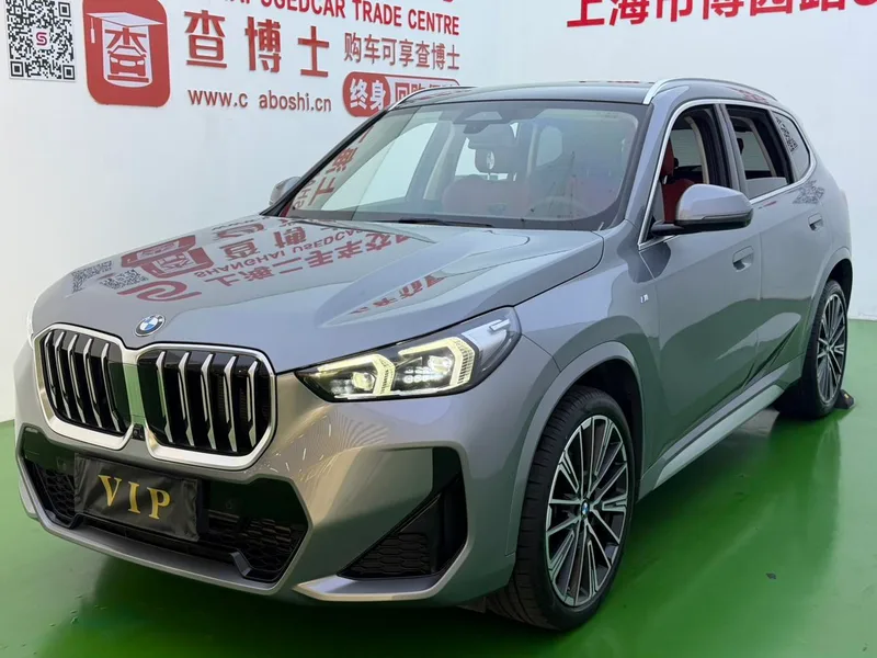 BMW X1 2023 sDrive25Li M Спортивный костюм экстерьер фото 1 BMW X1 2023 sDrive25Li M Спортивный костюм экстерьер фото 1