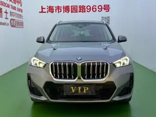 BMW X1 2023 sDrive25Li M Спортивный костюм экстерьер фото 2 BMW X1 2023 sDrive25Li M Спортивный костюм экстерьер фото 2
