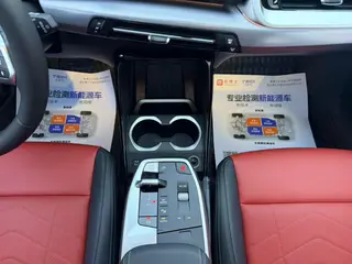 BMW X1 2023 sDrive25Li M Спортивный костюм интерьер фото 10 BMW X1 2023 sDrive25Li M Спортивный костюм интерьер фото 10