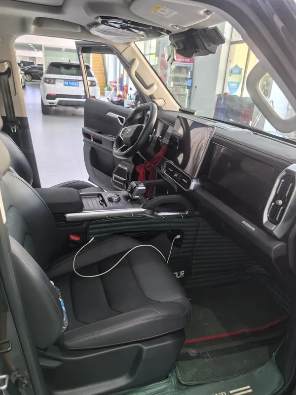 Jetour T2 2023 2.0TD Four-wheel drive Conquer interior photo 9 Jetour T2 2023 2.0TD Four-wheel drive Conquer interior photo 9