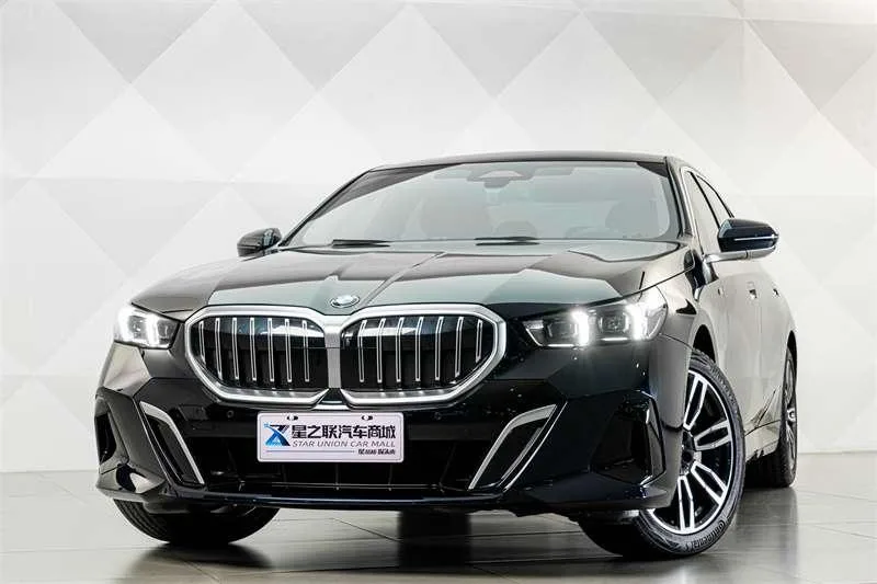BMW 5 Series 2024 530Li Leader M Ensemble de sport extérieur photo 3 BMW 5 Series 2024 530Li Leader M Ensemble de sport extérieur photo 3