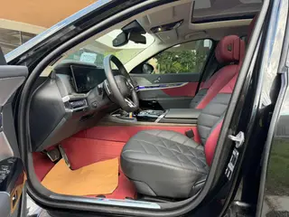 BMW 7 Series 2023 735Li Traje de lujo exterior foto 8 BMW 7 Series 2023 735Li Traje de lujo exterior foto 8