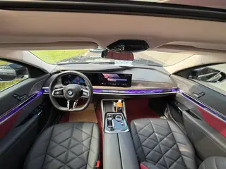 BMW 7 Series 2023 735Li Traje de lujo interior foto 13 BMW 7 Series 2023 735Li Traje de lujo interior foto 13
