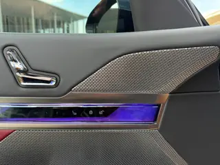 BMW 7 Series 2023 735Li Traje de lujo interior foto 15 BMW 7 Series 2023 735Li Traje de lujo interior foto 15