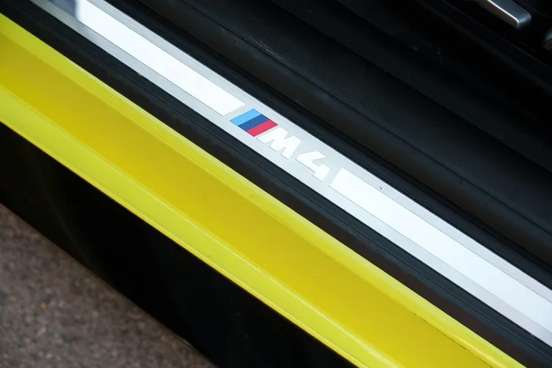 BMW M4 2022 M4 Купе M xDrive Гром издание интерьер фото 16 BMW M4 2022 M4 Купе M xDrive Гром издание интерьер фото 16