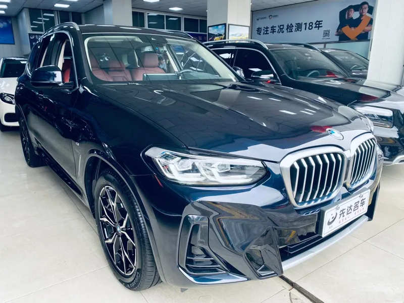 BMW X3 2022 xDrive25i M Спортивный костюм экстерьер фото 3 BMW X3 2022 xDrive25i M Спортивный костюм экстерьер фото 3