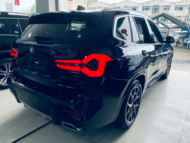 BMW X3 2022 xDrive25i M Спортивный костюм интерьер фото 16 BMW X3 2022 xDrive25i M Спортивный костюм интерьер фото 16