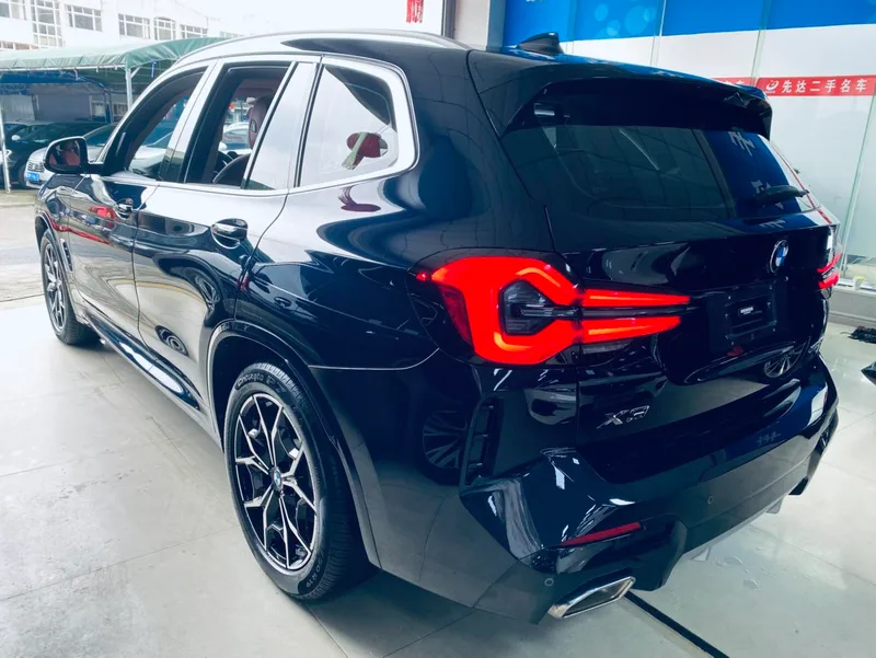 BMW X3 2022 xDrive25i M Спортивный костюм интерьер фото 18 BMW X3 2022 xDrive25i M Спортивный костюм интерьер фото 18